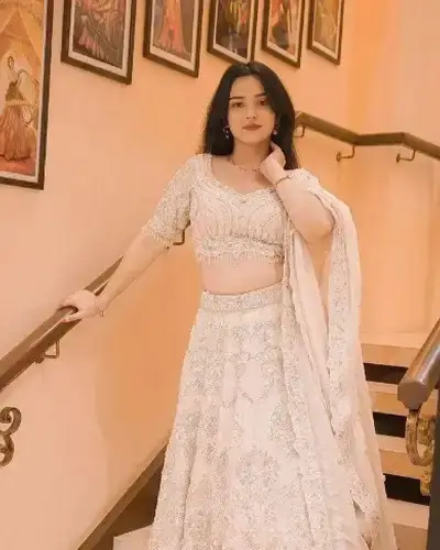 Escort Service In Maheshwar